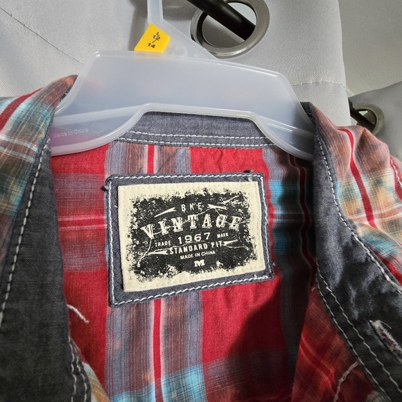 Ladies BKE vintage place button down - Picture 3 of 4